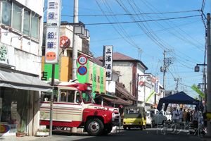 六日町通り商店街