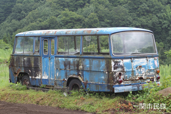 �g���^���C�g�o�X