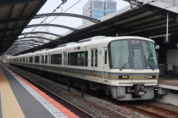 221系