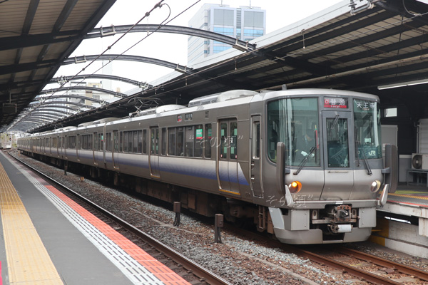 223系