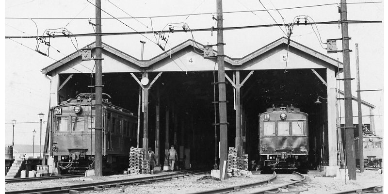 �\����1��