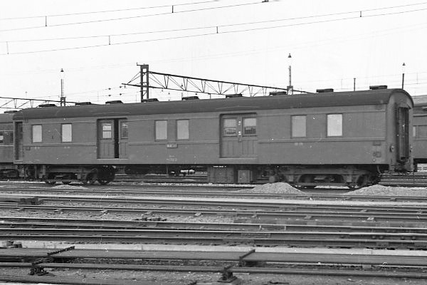 �}�j723