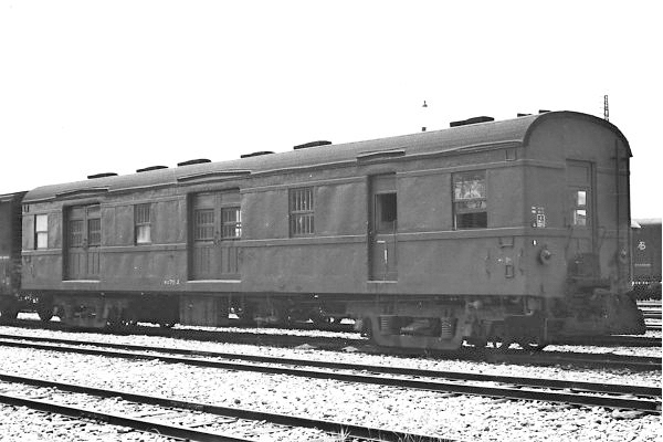 �I�G704