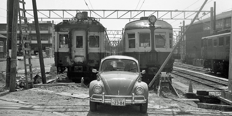 �\����1��