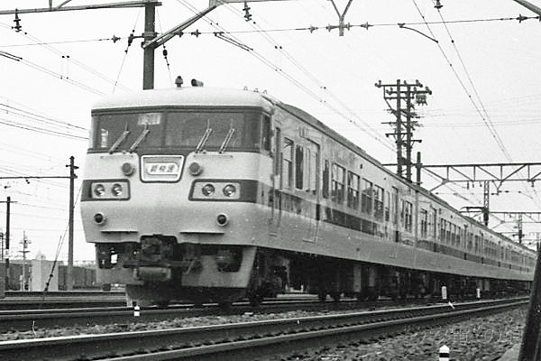 ���C���E�R�z��