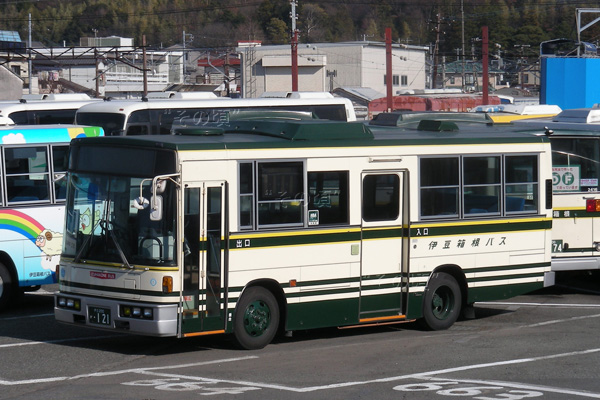 �ɓ������o�X