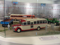 �g���[���[�o�X