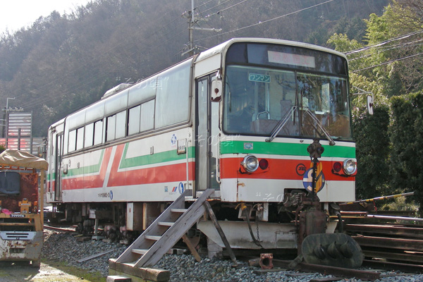 �t����1985-3