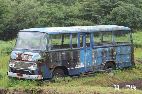 �g���^���C�g�o�X