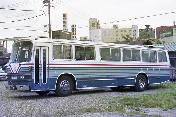 ���ˎs�c�o�X