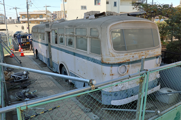 �g�����[�o�X